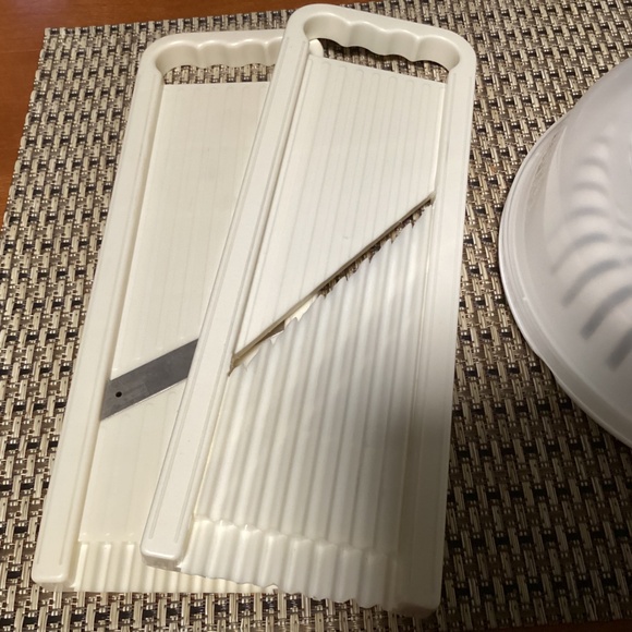 Kitchen Club Crispy-Wave 4 Piece Set Microwave Chip Maker - Picture 10 of 12